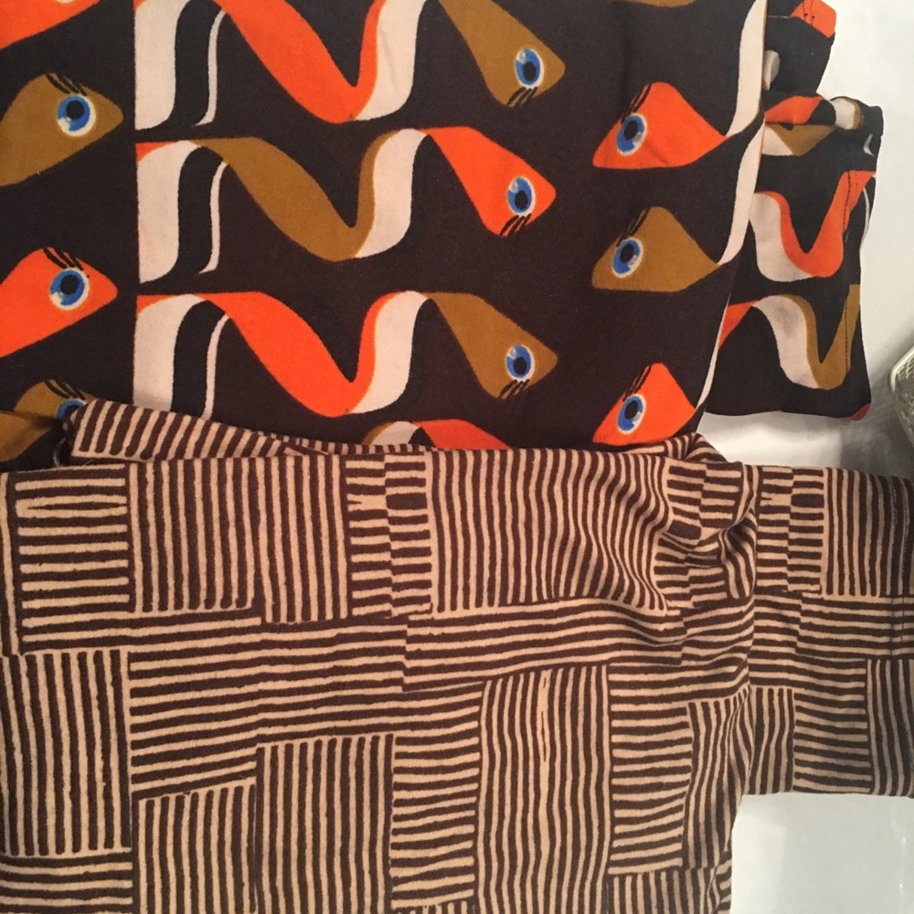 LuLaRoe TC Leggings.  TWO for one.